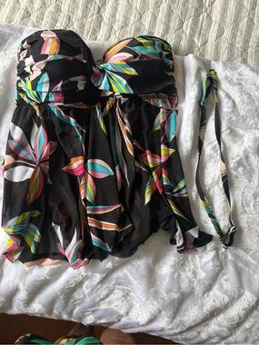 Black Floral Strapless Swimdress with Removable Strap top only opens in the mi